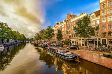 Trajekti za Amsterdam - Usporedite cijene i rezervirajte jeftine trajektne karte